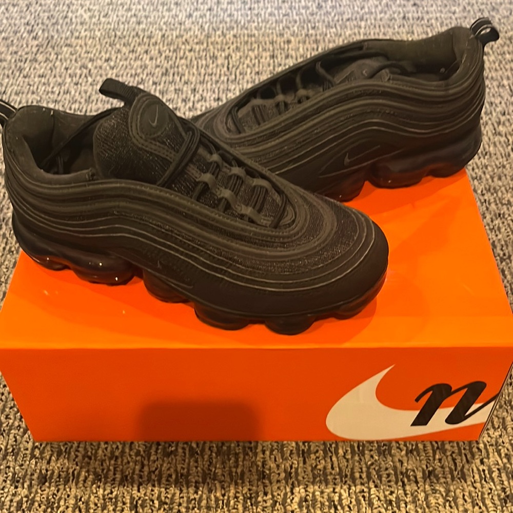 NIKE Air Max in black